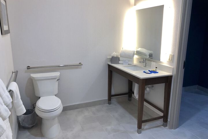 Room 34 of 72
