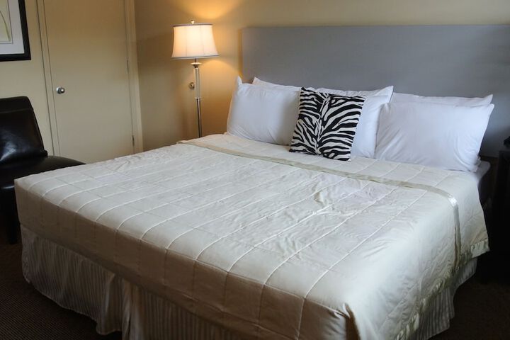 Room 12 of 26