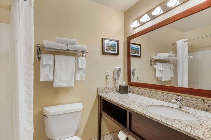 Room 20 of 33
