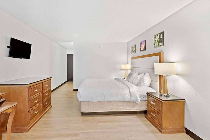 Room 16 of 19