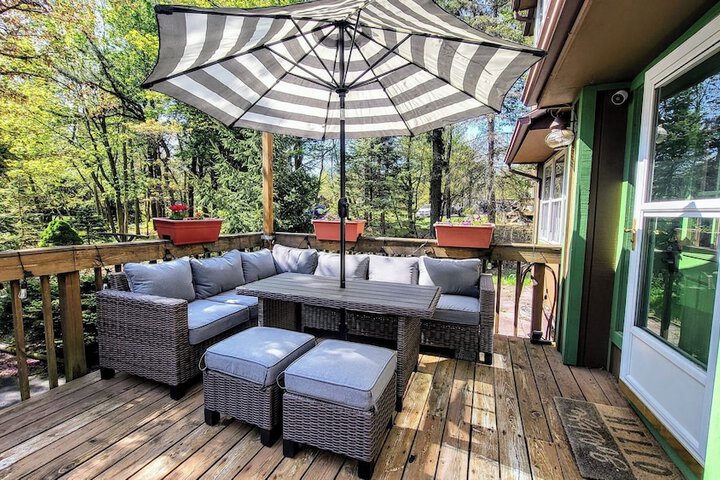 The Wooden Nest by Avantstay Deck Big Yard w / Hammocks & Fire Pit
