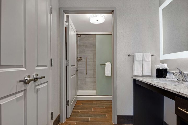 Homewood Suites by Hilton Edison Woodbridge