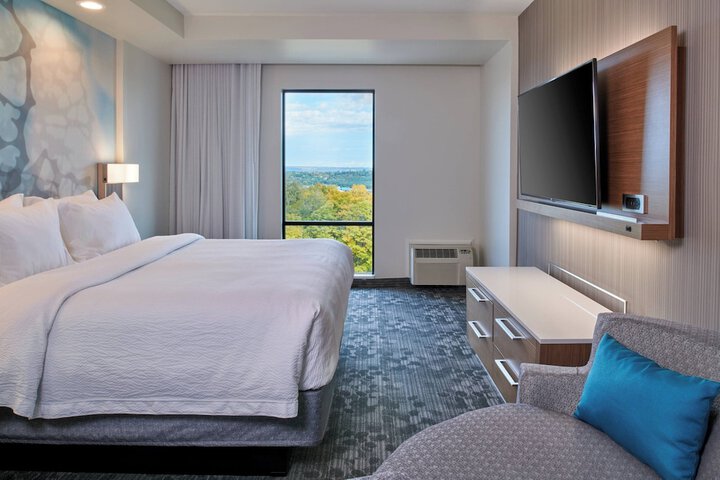 Courtyard by Marriott Petoskey at Victories Square