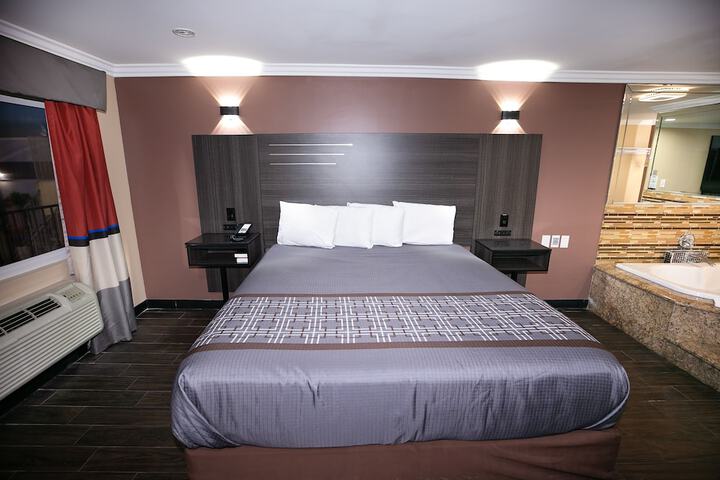 Rodeway Inn & Suites Bellflower
