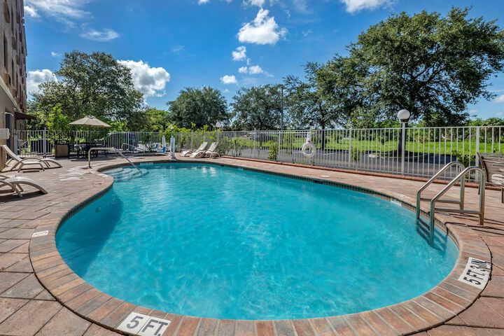 Pool 4 of 33
