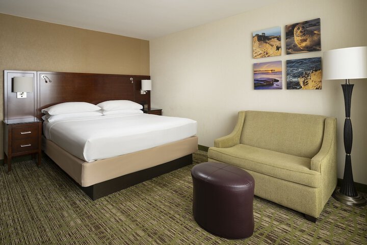 Room 32 of 50