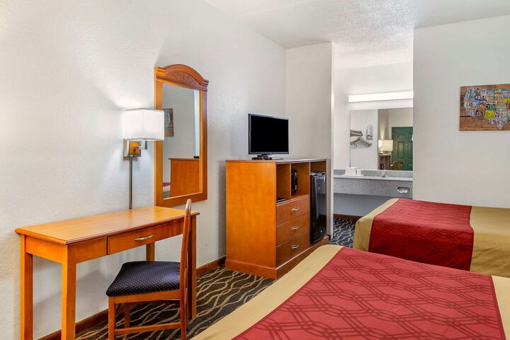 Room 28 of 41