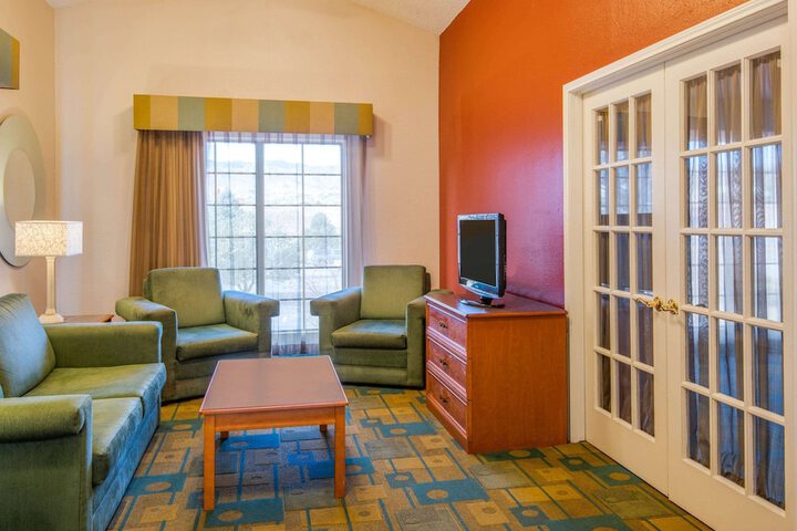 Room 10 of 29