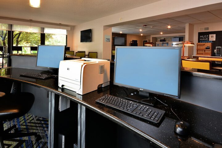 Business Center 41 of 41