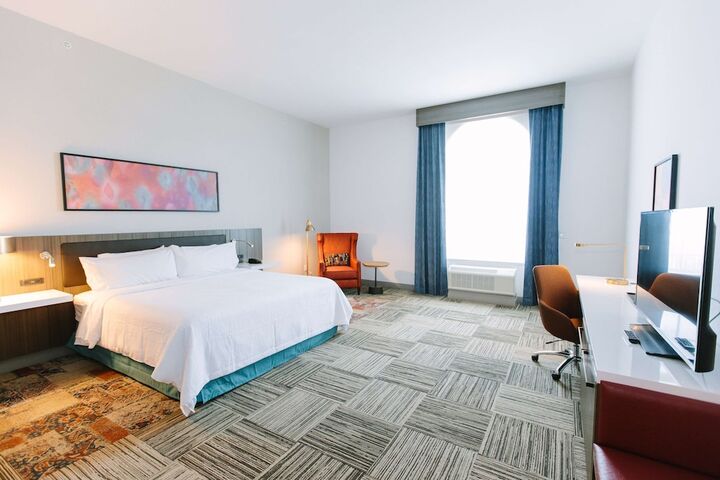 Room 25 of 47