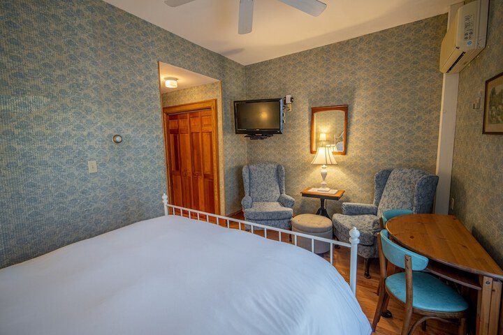 Room 75 of 146
