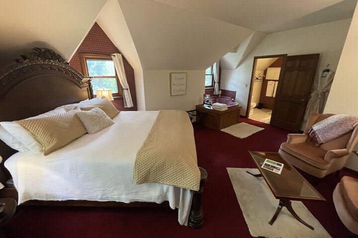 Room 27 of 60