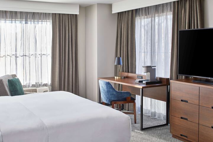 Cumberland House Knoxville Tapestry Collection by Hilton