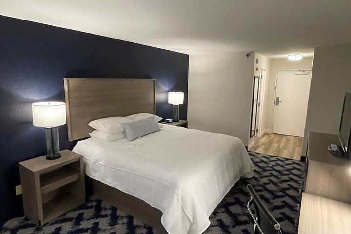 Room 35 of 54