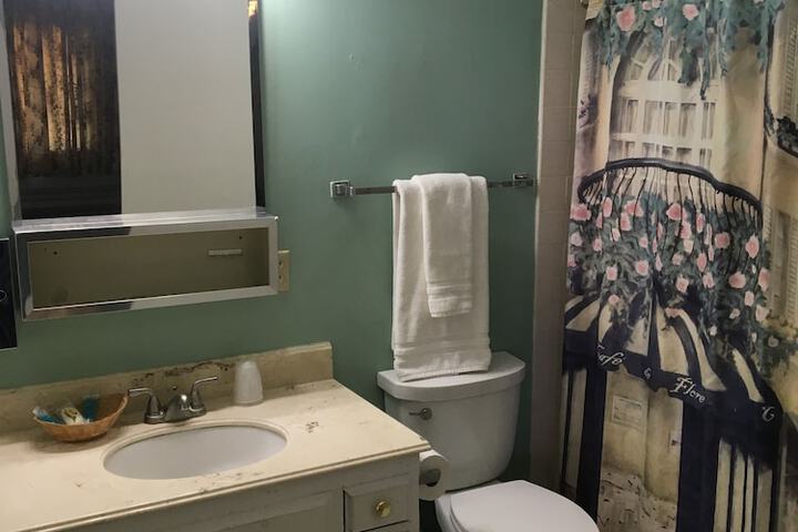 Room 26 of 38