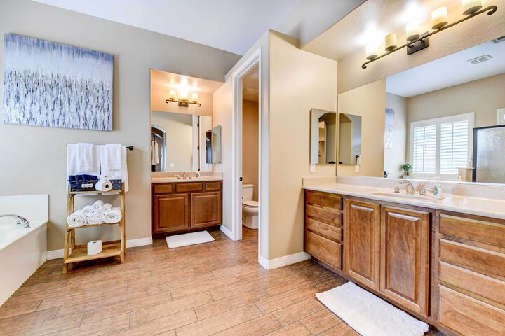 Pool BBQ & Bar: Family Home in Queen Creek