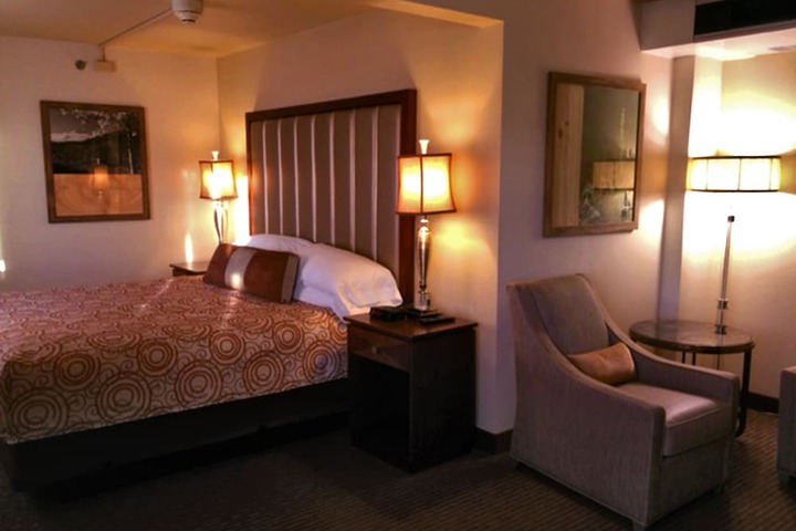 Room 7 of 37