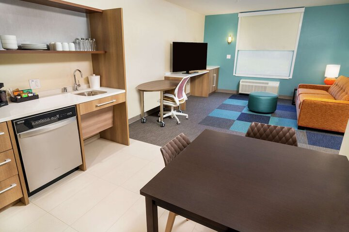 Room 13 of 38