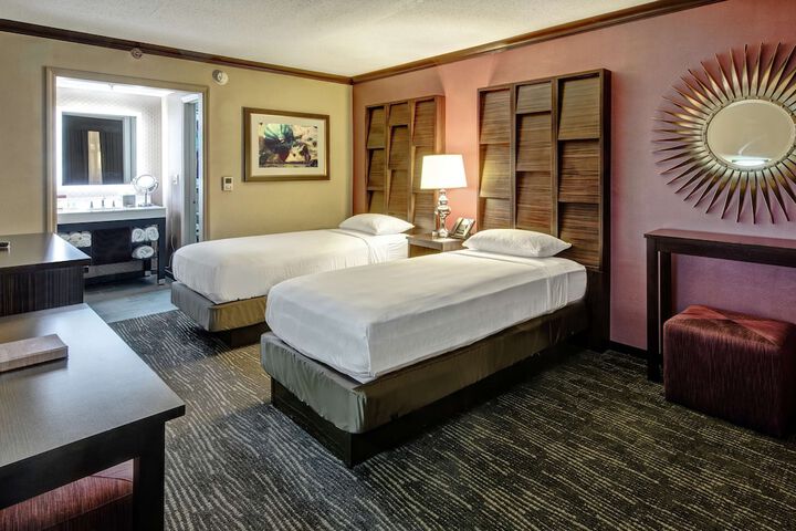 DoubleTree by Hilton Hotel Decatur Riverfront