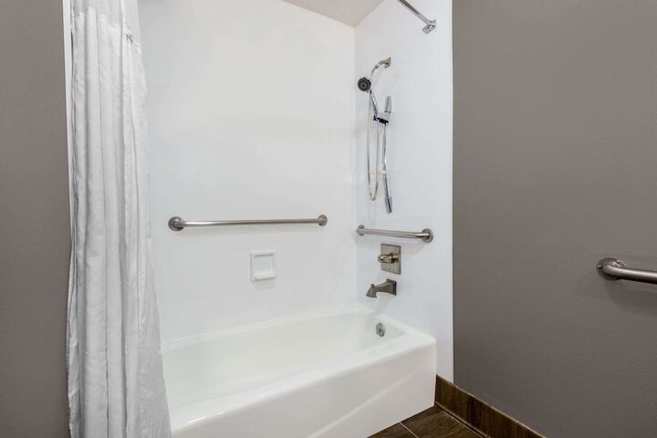 Room 15 of 24