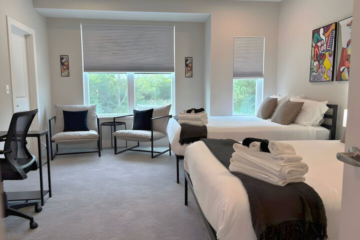 4BR Townhouse with Parking - WV rep 3