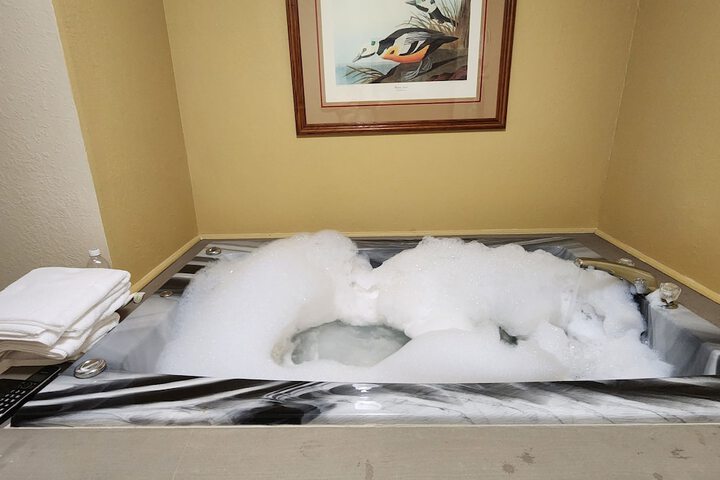 Hot Tub 35 of 41