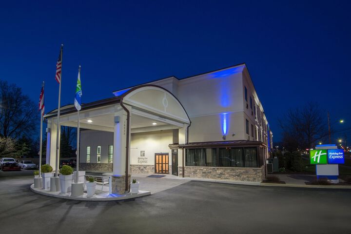 Hotel 2 of 64