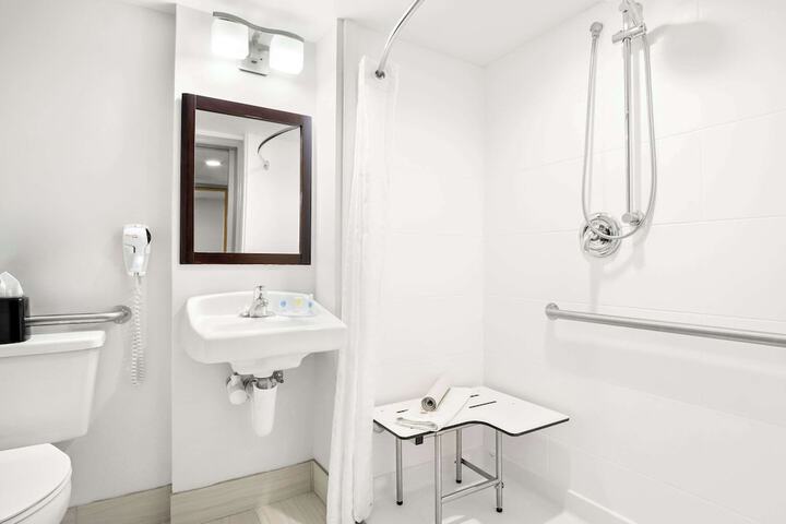 Room 30 of 52