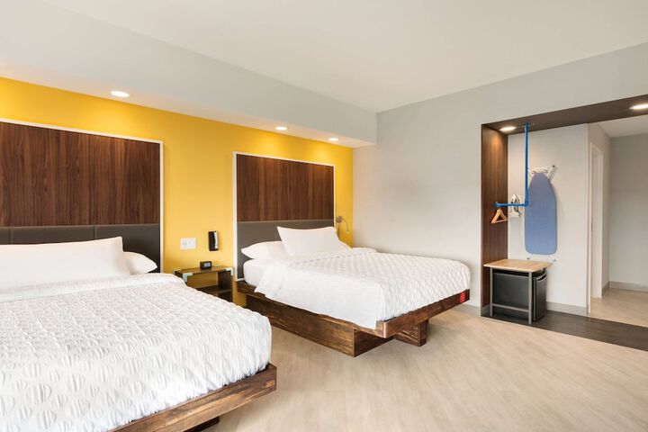 Room 9 of 43