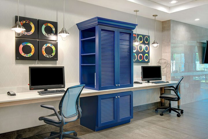 Business Center 44 of 45