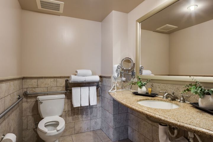 Ayres Hotel & Spa Mission Viejo – Lake Forest