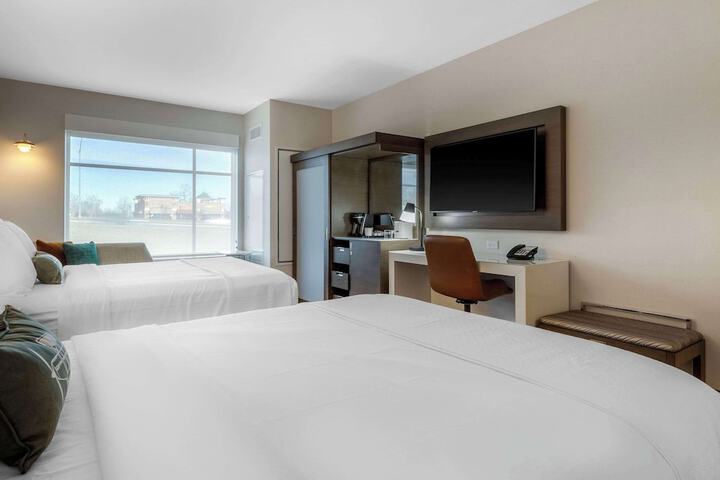 Room 52 of 71