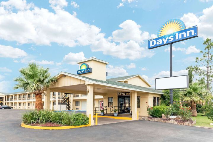 Days Inn by Wyndham Snyder
