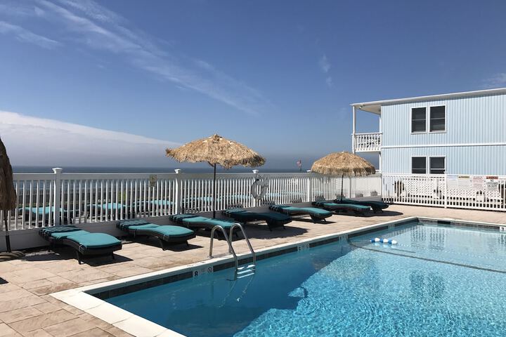Pool 21 of 122