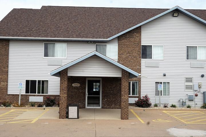 Econo Lodge Inn & Suites Pekin - Peoria Area