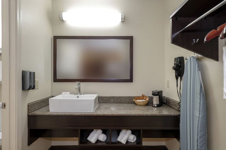Room 13 of 48
