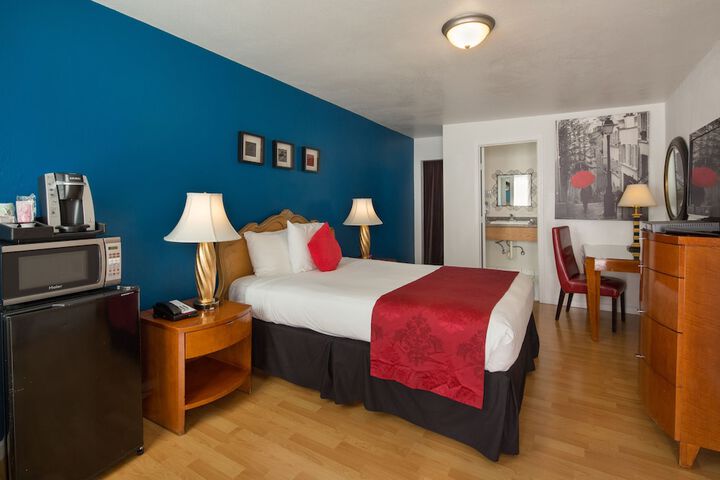 Alpine Inn & Suites