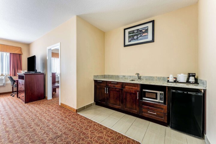 Room 33 of 50