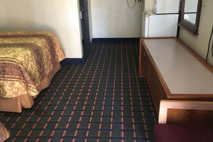 Room 74 of 80
