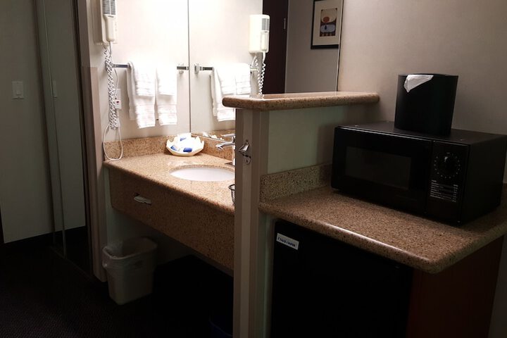 Room 8 of 27
