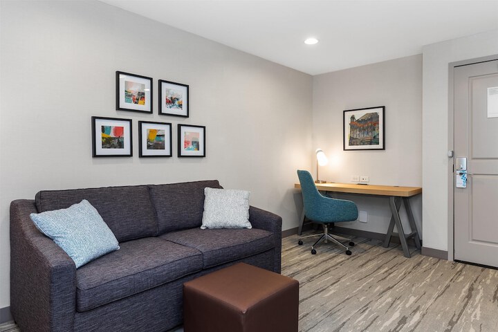 Hilton Garden Inn Auburn
