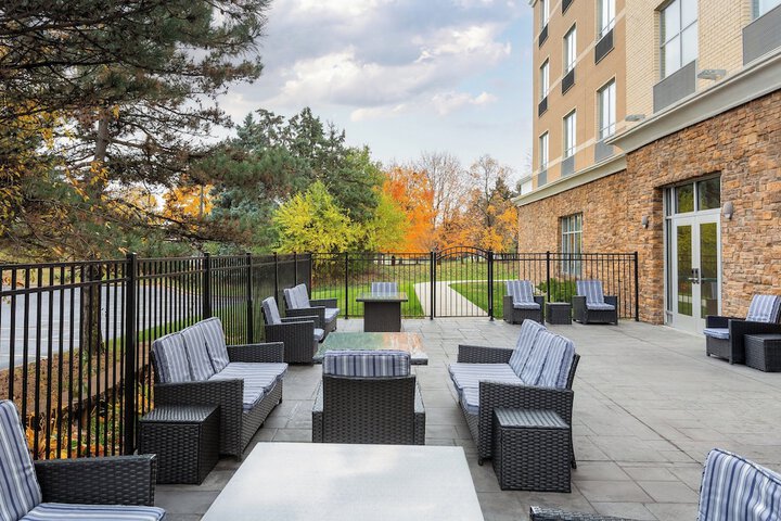 Holiday Inn & Suites Detroit - Troy by IHG