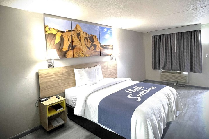 Days Inn by Wyndham Salina South