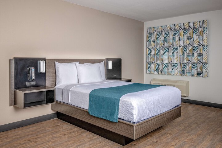Room 16 of 24