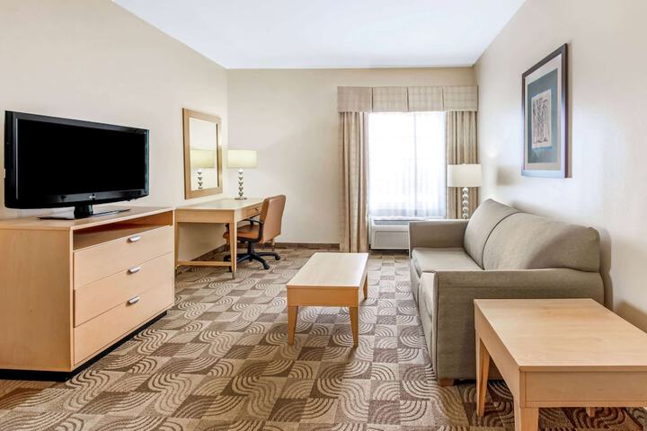 Room 28 of 42