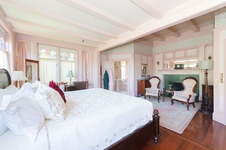 Room 21 of 63