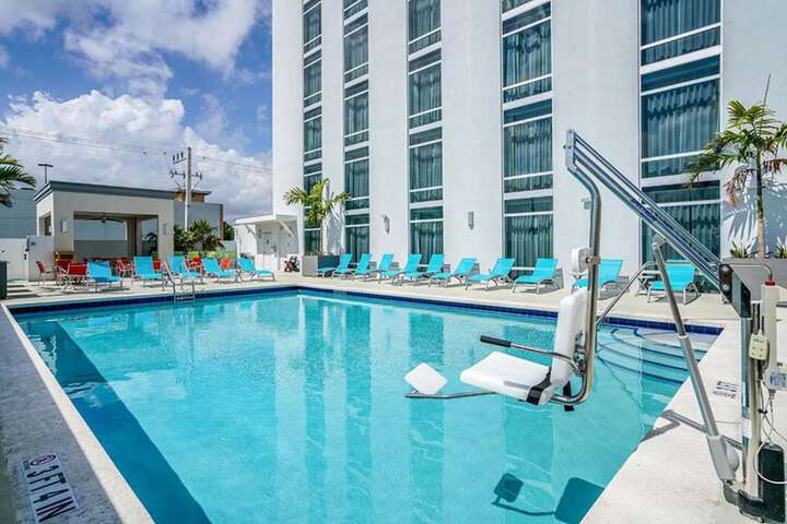 Hotel Dello Ft. Lauderdale Airport Tapestry Collection by Hilton