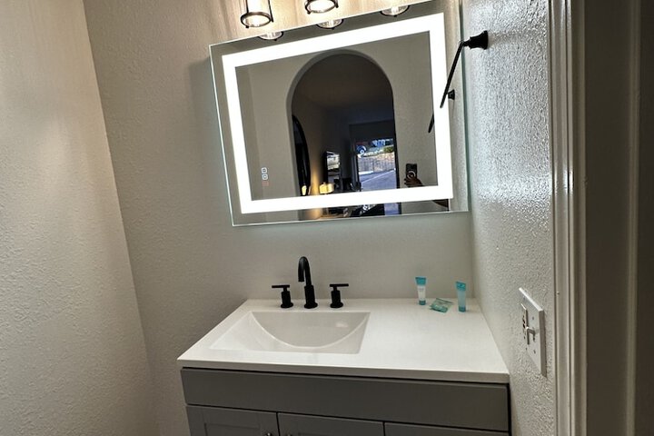 Room 12 of 21