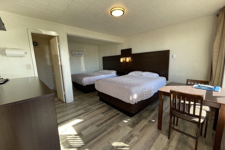 Holiday Motel