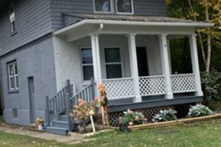 Pontiac Guest House